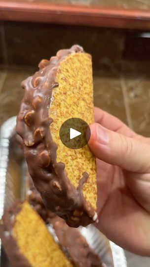 Taco Dessert Ideas, Taco Dessert, Frozen Fruit Snacks, Instagram Desserts, Choco Taco, Dessert Taco, Flavored Ice, Jello Shot Recipes, Baking Stuff