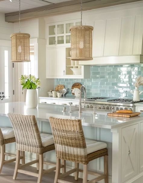 Coastal Apartment Decor, Beach Kitchen Ideas, Beachy Kitchens, Small Beach Houses, Coastal Kitchen Decor, Beach Rental, Rental Kitchen, Beach House Interior Design, Beach Kitchens