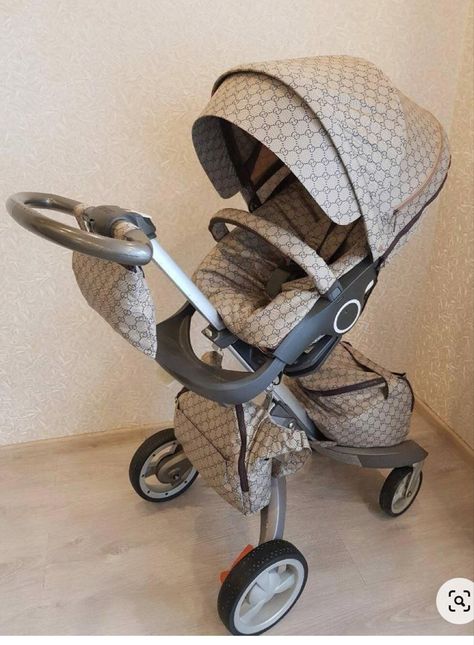 Designer Strollers, Stokke Xplory, Luxury Baby Clothes, Baby Equipment, Baby Prams, Baby Necessities, Foto Baby, Luxury Baby