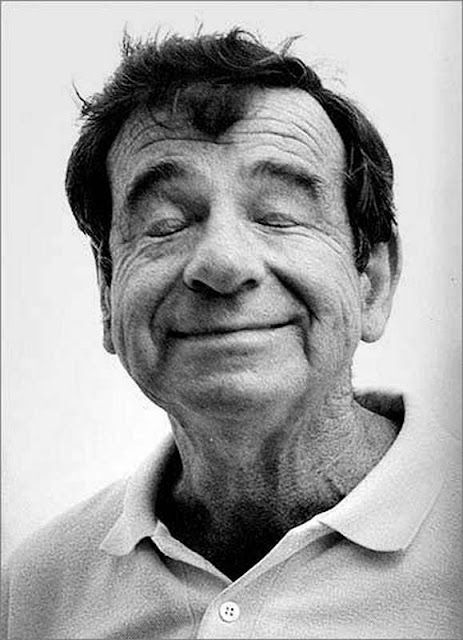 19 Hilarious Photos of Celebrities Posing With Funny Faces That Can't Stop You Laughing ~ Vintage Everyday Walter Matthau, 얼굴 드로잉, 얼굴 그리기, Eyes Closed, Film Tv, Interesting Faces, 인물 사진, Facial Expressions, Famous Faces