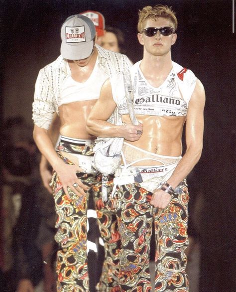 Masc Fashion, Looks Street Style, John Galliano, 2000s Fashion, Mode Inspiration, Male Models, Runway Fashion, Fashion Inspo Outfits, Christian Dior