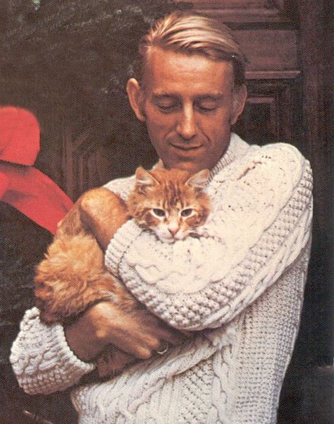 1978 Rod McKuen with red cat around Christmas time Celebrity Cats, Rod Mckuen, Celebrities With Cats, Famous Cats, Men With Cats, Red Cat, Cat People, Cat Person, Almost Famous