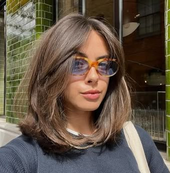 Midi Bob Haircut, Autumn Haircuts, Midi Bob, Midi Haircut, 90s Bob, Sleek Short Hair, Haircuts For Medium Length Hair, Layered Haircuts For Medium Hair, Haircut Inspo