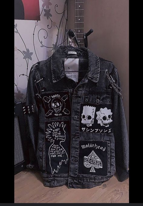 Punk Jean Jacket, Battle Jacket, Diy Jacket, Diy Clothes Design, Neue Outfits, Tomboy Style Outfits, Punk Outfits, Painted Clothes, Alt Fashion