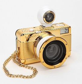 Gold Camera, 3d Camera, Gold Everything, Camera Aesthetic, Gold Living Room, Old Cameras, Gold Aesthetic, Stay Gold, Shades Of Gold