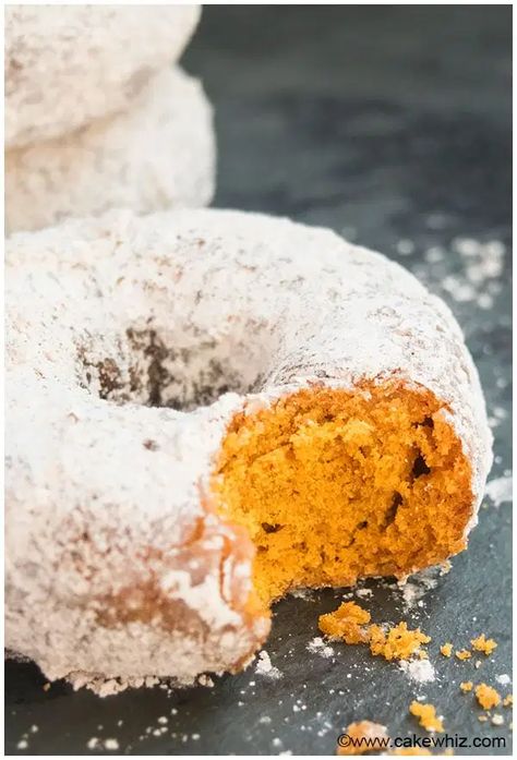 Easy Pumpkin Donut Recipe, Pumpkin Donuts Baked, Cake Mix Donuts Recipe, Pumpkin Cake Mix, Cake Mix Donuts, Pumpkin Donuts Recipe, Pumpkin Puree Recipes, Cake Donuts Recipe, Baked Donut