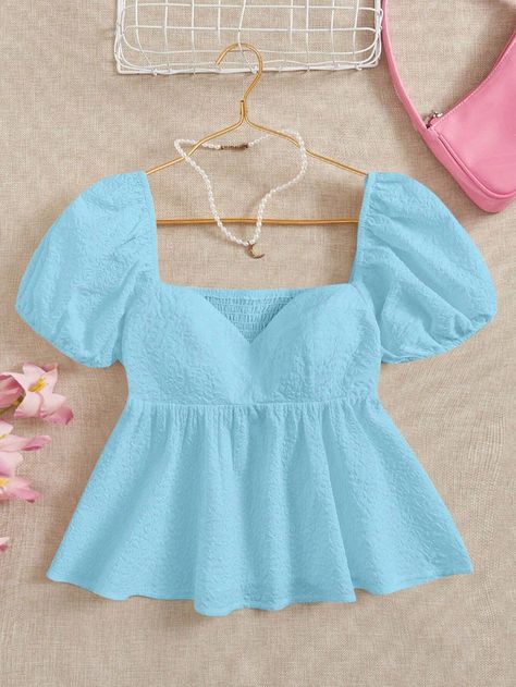 Colourful Fits, Sweetheart Neckline Shirt, Sweetheart Neckline Top, Girly Tops, Styling Outfits, Ruffle Hem Blouse, Blouse Casual Fashion, Color Celeste, Dressy Shirts