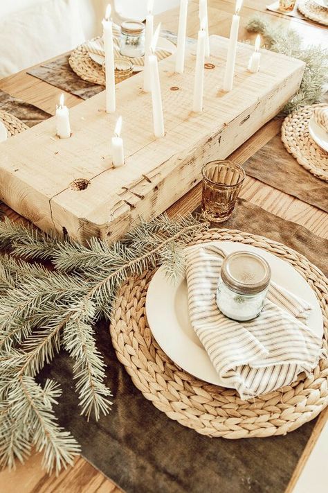 Aesthetic Home Design, Mason Jar Christmas, Hygge Christmas, Scandinavian Christmas Decorations, Cozy Hygge, Christmas Table Decor, Home Decor Aesthetic, Scandi Christmas, Simple Christmas Decor