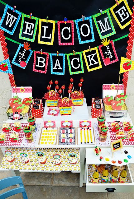 50 BEST Back to School Celebration Ideas! I Heart Nap Time | I Heart Nap Time - Easy recipes, DIY crafts, Homemaking School Party Ideas, School Party Favors, Back To School Breakfast, Back To School Party, School Printables, School Celebration, Beginning Of The School Year, 1st Day Of School, School Party