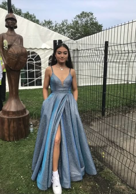 Green Quinceanera, Green Quince, Prom Birthday, Mexican Candy, Gaun Fashion, Classy Prom Dresses, Stunning Prom Dresses, Red Dresses Classy, Dresses Green