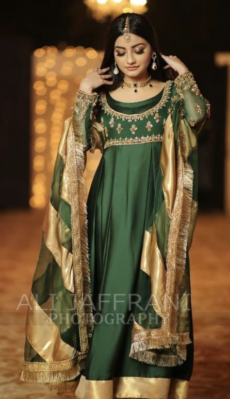 Pakistani Mayun Dress, Pakistani Wedding Dresses Sisters Mehndi, Faiza Saqlain Dresses, Mayun Dresses Pakistani, Mehndi Dresses Pakistani For Sisters, Party Outfit Ideas Casual, Faiza Saqlain, Designers Dresses, Brides Sister