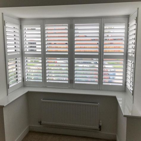 Square Bay Window Ideas, Bay Window Dressing, Square Bay Window, Bay Window Exterior, Bay Window Blinds, Box Bay Window, Bay Window Shutters, Living Room Shutters, Wooden Window Blinds