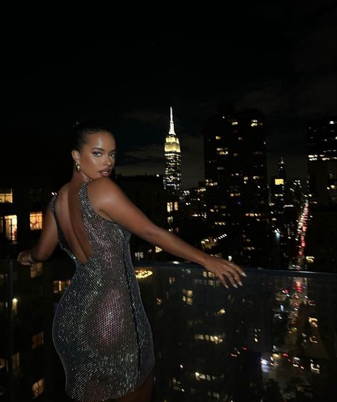 Rooftop Photoshoot, Black Women Dress, Glittery Dress, Dress Night Out, Dress Night, Nyc Girl, Glam Photoshoot, Nyc Aesthetic, Aesthetic Outfit Ideas