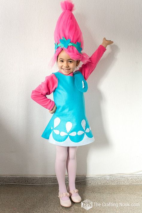 Poppy Halloween Costume Diy, Diy Poppy Costume, Poppy And Viva Costumes, Diy Poppy Troll Costume, Viva Costume Trolls, Trolls Family Costume, Trolls Family Halloween Costume, Viva Trolls Costume, Diy Trolls Costume