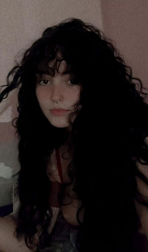 Long Curly Black Hair Pale Skin, Black Curly Hair Pale Skin, Black Curly Hair Bangs, Black Curly Hair With Bangs, Black Curly Hair Aesthetic, Curly Long Hair With Bangs, Black Curly Hair Girl, Curly Fringe Bangs, Long Curly Hair Bangs