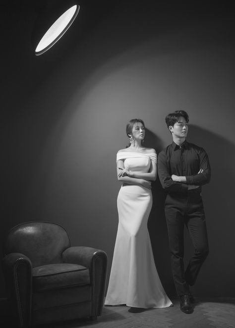 KOREA PRE WEDDING B-008 OLZE STUDIO : korea wedding pledge Korean Pre Wedding Shoot, Wedding Photos Korea, Wedding Photo Studio Ideas, Prewedding Korean Style, Indoor Prewedding Concept, Studio Prewedding Photo Ideas, Pre Wedding Indoor, Wedding Studio Photoshoot, Korean Prewedding Studio