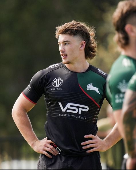 Male Mullet Hairstyle, Weird Person, Rugby Mullet, Rugby Hairstyles, Rugby Guys, Rugby Muscle, Rugby Player Body Type, Fit Rugby Players, Healthy Curly Hair