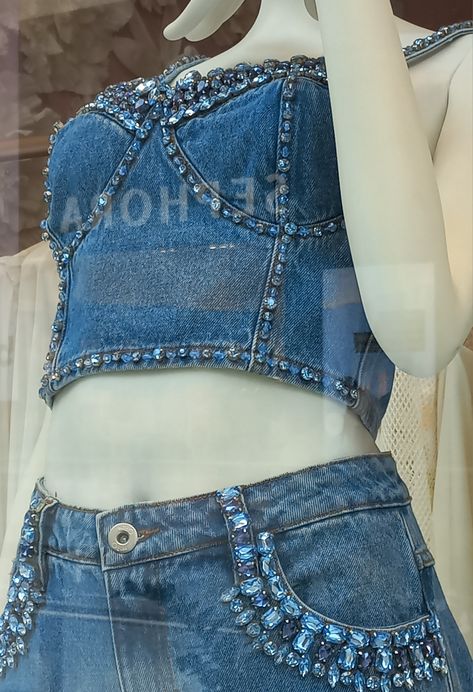 Bedazzled Shorts, Looks Com Short, Denim Rhinestone, Denim Diy Clothes, Ropa Upcycling, Denim And Diamonds, Fashion Terms, Diy Shorts, Concept Clothing