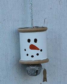 Spool Snowman Ornament, Wooden Spool Christmas Crafts, Thread Spool Ornaments, Spool Ornaments Christmas, Thread Spool Crafts, Spool Snowman, Spool Ornaments, Spool Art, Bell Christmas Ornaments