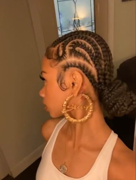 Cornrow No Extensions, Conroe Braids Hairstyles For Black Women, Star Cornrows Braids, Styled Cornrows, 8 Cornrows Braids, Cornrows With Designs, Cornrow Designs For Women, 8 Cornrows, 6 Straight Back Feed In Braids