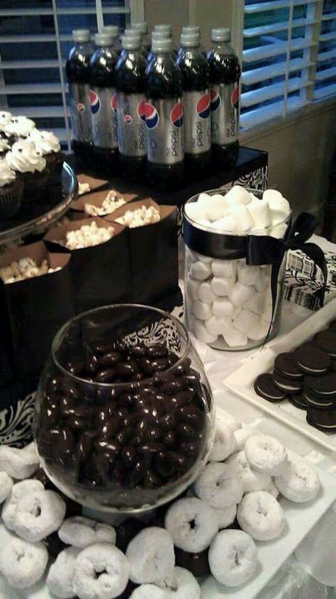 Black & White Black And White Dessert Table, White Dessert Tables, White Desserts, Black White Parties, Black And White Theme, Table Wedding, Black White Wedding, Candy Table, Sweet 16 Parties