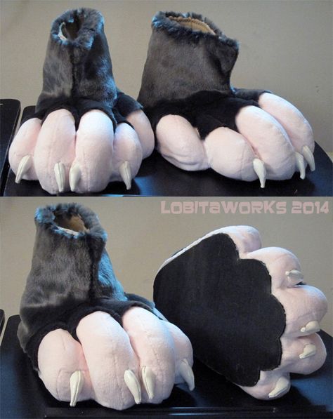 Custom Opossum/Rat/Monkey Fursuit Feet - Made to Order by LobitaWorks on Etsy https://www.etsy.com/listing/200984373/custom-opossumratmonkey-fursuit-feet Monkey Fursuit, How To Make Foam, Fursuit Paws, Fursuit Tutorial, Foam Armor, Animal Shoes, Do Cute, Cosplay Tips, Diy Costumes