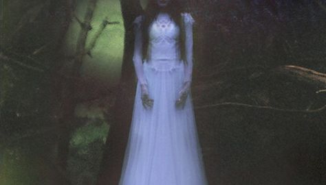 Surreal Analogue Photography by Rekakoti White Lady Ghost, Surreal Photography, No Respect, Analogue Photography, Black Nature, Scary Ghost Pictures, Ghost Girl, Ghost White, White Lady