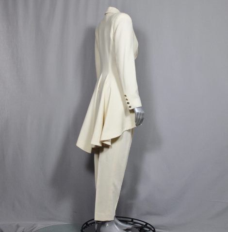 ... Tuxedos, Tuxedos Pants, Pants Suits, Lesbian Wedding Outfits, Lesbian Tuxedo Women Suits, White Pant Suit, Lesbian Wedding Outfits, Women's Tuxedo, Queer Weddings, White Pant, Tuxedo Women, Award Show, White Tuxedo