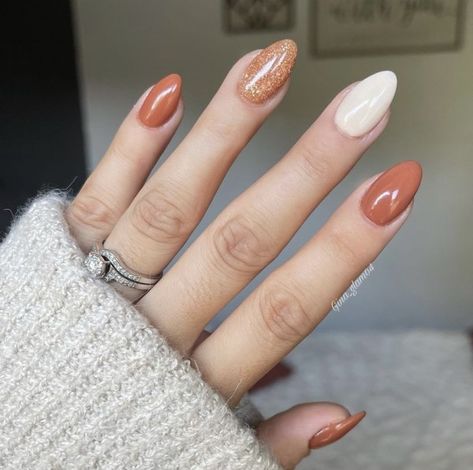 The Hottest Fall Nails to Copy This Year Fall Gel Nails, Cute Nails For Fall, Her Nails, Fall Acrylic Nails, Cute Gel Nails, Short Acrylic Nails Designs, Orange Nails, Dipped Nails, Pretty Acrylic Nails