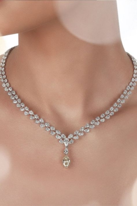 Thick Diamond Necklace, Luxury Necklace Diamonds, Diamond Jwellary, Diamond Necklace Elegant, Formal Jewellery, Necklace Design Ideas, Elegant Diamond Necklace, Long Diamond Necklace, Necklace For Wedding