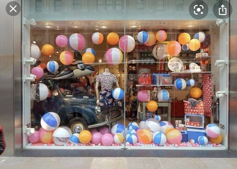 I would use this prop in a beach themed window display. These beach balls would look great alongside some bathing suits, sandals, sunglasses, hats and other summer clothing. Healthy Snacks For Preschoolers, Snacks For Preschoolers, Boutique Window Displays, Summer Display, Summer Window Display, Store Front Windows, Summer Store, Window Display Retail, Summer Window