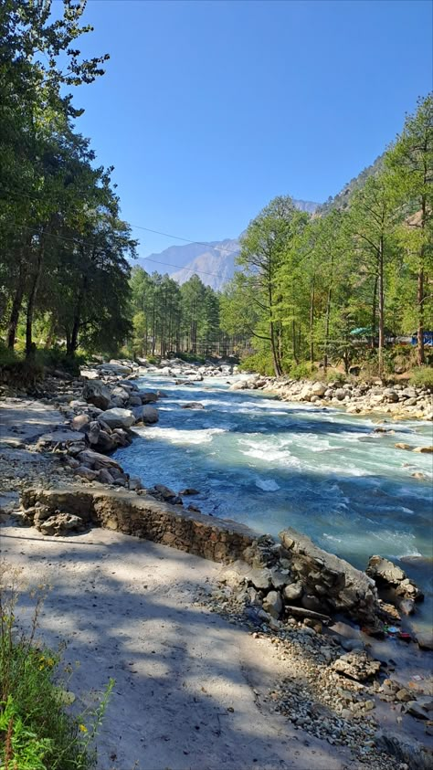 kasol himachal pradesh Kasol Trip Aesthetic, Kasol Trip, Snaps Aesthetic, Kasol Himachal Pradesh, Valley Aesthetic, Parvati Valley, India Landscape, Travel Instagram Ideas, Jammu Kashmir