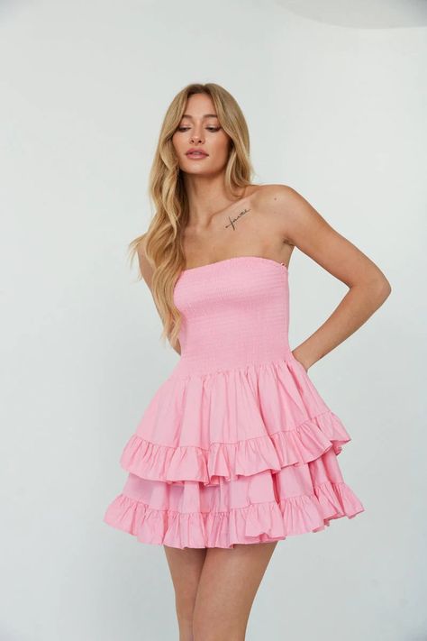 Details: Mini dress Strapless Tiered dress Free Shipping! Size Chart： Size Length Bust inch cm inch cm S 28.3 72 33 84 M 28.7 73 34.6 88 L 29.1 74 36.2 92 XL 29.5 75 37.8 96 Spring Break Dress, Skirt Asymmetrical, Beach Walks, Cocktail Dress Formal, Tiered Ruffle Dress, Skirt And Top Set, Prom Dress Inspiration, Ruffle Mini Dress, Strapless Mini Dress