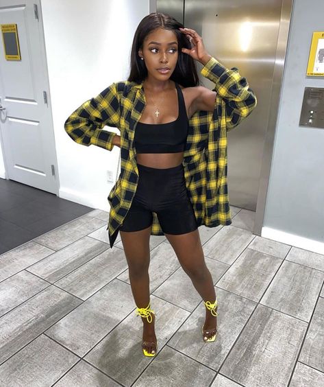 Yellow Flannel Outfit, Yellow Flannel Shirt, Flannel Outfits Summer, Cute Flannel Outfits, Flannel Outfits Fall, Biker Shorts Outfits, Flannel Outfits Men, Flannel Shirt Outfit, Yellow Flannel