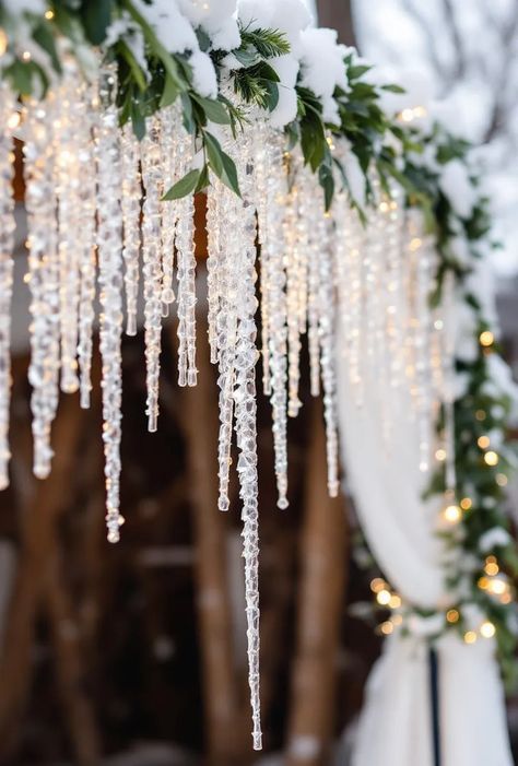 16 Winter Wedding Ideas for A Frosty Fairytale Winter Wedding Balloon Arch, Winter Wedding Ice Blue, Indoor Winter Wedding Reception, Winter Wedding Venues Outdoor, Winter Wonderland Bouquet, Winter Wedding Outside Ceremony, Christmas Time Wedding Ideas, Winter Wedding Decor Ideas, Elegant Winter Wedding Ideas Decorations