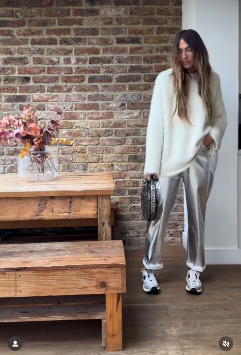 Silver Metallic Trousers Outfit, Styling Silver Boots, Silver Pants Outfit Casual, Silver Trousers Outfits, Metallic Sneakers Outfit, Silver Jeans Outfit, Gold Pants Outfit, Silver Skirt Outfit, Dad Sneakers Outfit