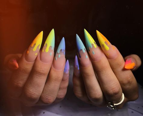 Dripping Paint Nail Art, Drip Effect Nails, Paint Drip Nail Design, Drip Nails Design, Rainbow Drip Nails, Drip Nail Design, Paint Drip Nails, Drip Nail Art, Drip Design