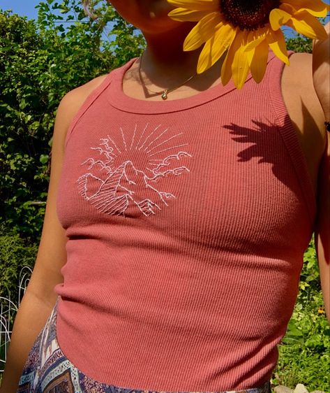 mountains embroidered on a tank top in garden Tank Top Embroidery Diy, Embroidered Tank Top Diy, Crop Top Embroidery, Tank Top Embroidery, Embroidery Tank Top, Black Color Hairstyles, Tank Tops Diy, Embroidery Shirts, Vacation Fits