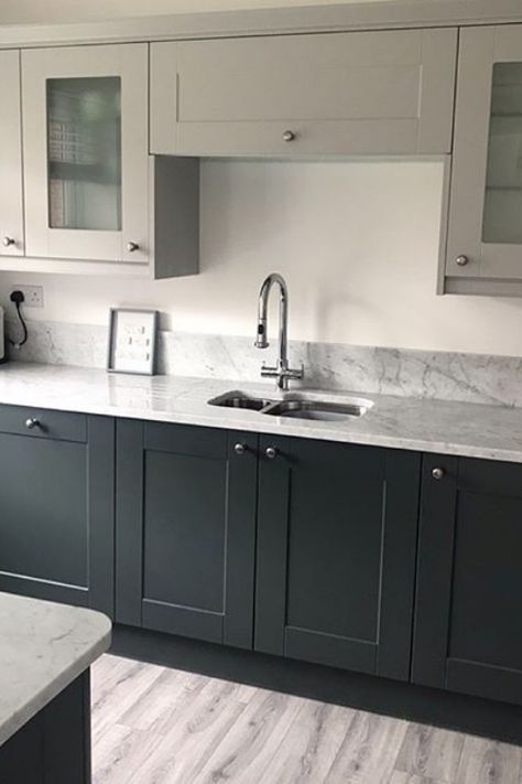 Marble Worktop, Grey Shaker Kitchen, Wren Kitchens, Two Tone Kitchen Cabinets, Wren Kitchen, Open Plan Kitchen Living Room, Two Tone Kitchen, Shaker Style Kitchens, Shaker Cabinets