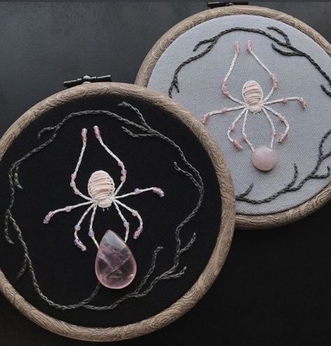 Goth Embroidery, Black Spiders, Stitch Witchery, Halloween Embroidery, Hand Embroidery Projects, Sewing Art, Stitching Art, Embroidery Inspiration, Hand Embroidery Designs