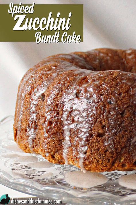 Zucchini Bundt Cake Recipe Easy, Zucchini Bundt Cake, Zucchini Breads, Olive Cake, Zucchini Desserts, Spiced Zucchini, Cake Bundt, Zucchini Recipes Dessert, Zucchini Cakes Recipe