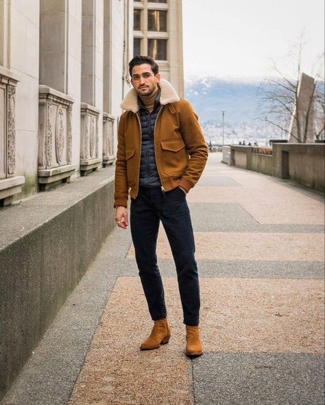 Boots Outfit Men, Mens Fashion Ideas, Suits Men Business, Guy Style, Stylish Men Casual, Mens Fashion Inspiration, Fresh Prince, Suede Chelsea Boots, Dapper Men