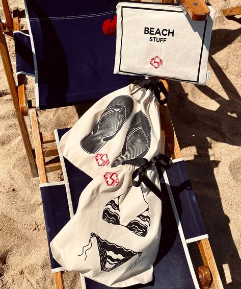 Planning your next beach getaway? 🏝️ Visit our website and find all your must-haves! From bikini bags to handy beach stuff pouches, we have it all. @bag_all_europe @bagallfrance #bagall #organizingtips #monogrameverything #monogramgifts #personalizedgifts #beachbag Pr Packaging, Instagram Planning, Beach Stuff, Beach Getaway, Beach Getaways, Monogram Gifts, Organization Hacks, Beach Bag, Must Haves