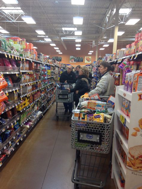 Shopping at the Grocery Store- January 2016 Inside Grocery Store, Hands With Drip In Hospital, Swag Wallpaper, The Store, Food Photo, Grocery Store, Quick Saves