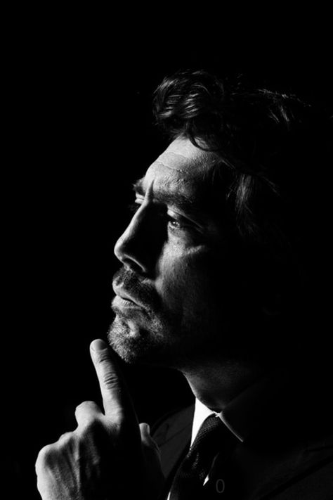 Javier Bardem. Xavier Bardem, Low Key Portraits, Low Key Photography, Dane Dehaan, Javier Bardem, Dan Stevens, Portrait Lighting, Pose Fotografi, Foto Tips