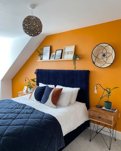 Boys Bedroom Orange, Orange Boys Rooms, Orange Bedroom Walls, Orange Painted Walls, Orange Rooms, Bedroom Color Combination, Orange Bedroom, Bedroom Orange, Orange Walls