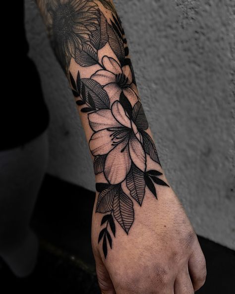 Lily Hand Tattoo, Arm Cover Up Tattoos, Blatt Tattoos, Dotwork Tattoo Mandala, Forearm Cover Up Tattoos, Black Flowers Tattoo, Men Flower Tattoo, Unique Half Sleeve Tattoos, Forarm Tattoos