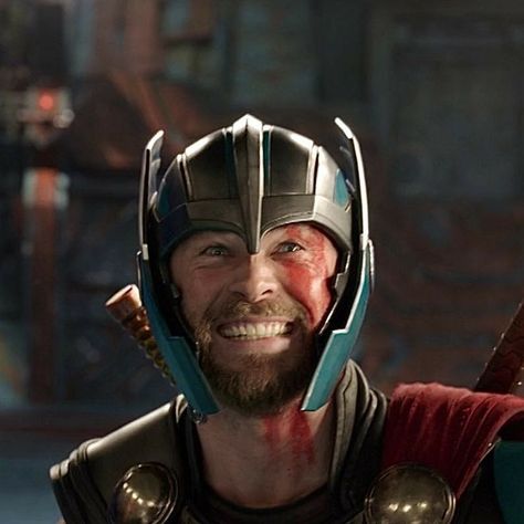 Thor Funny, Thor Ragnarok 2017, Avengers Universe, Strongest Avenger, Admiral Ackbar, Chris Hemsworth Thor, Avengers 2, The Maze Runner, Thor Ragnarok