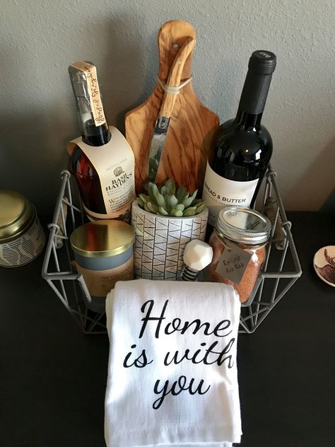 Housewarming gift basket Diy Wine Gift Baskets, Wine Gifts Diy, Housewarming Gift Baskets, Personal Gifts, Wine Gift Baskets, Wine Baskets, Themed Gift Baskets, Diy Gift Baskets, Christmas Gift Basket