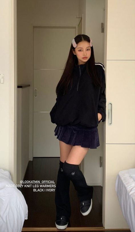 Japan Outfit, Fashion Mistakes, 가을 패션, Looks Style, Korean Outfits, Aesthetic Outfits, Outfits Aesthetic, Cute Casual Outfits, Leg Warmers